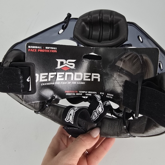 DS Defender Softball Baseball Face Mask Guard Youth Sport Shield NWT Large - Picture 3 of 6